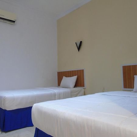 Hotel Permata Zamrud Cirebon Room photo
